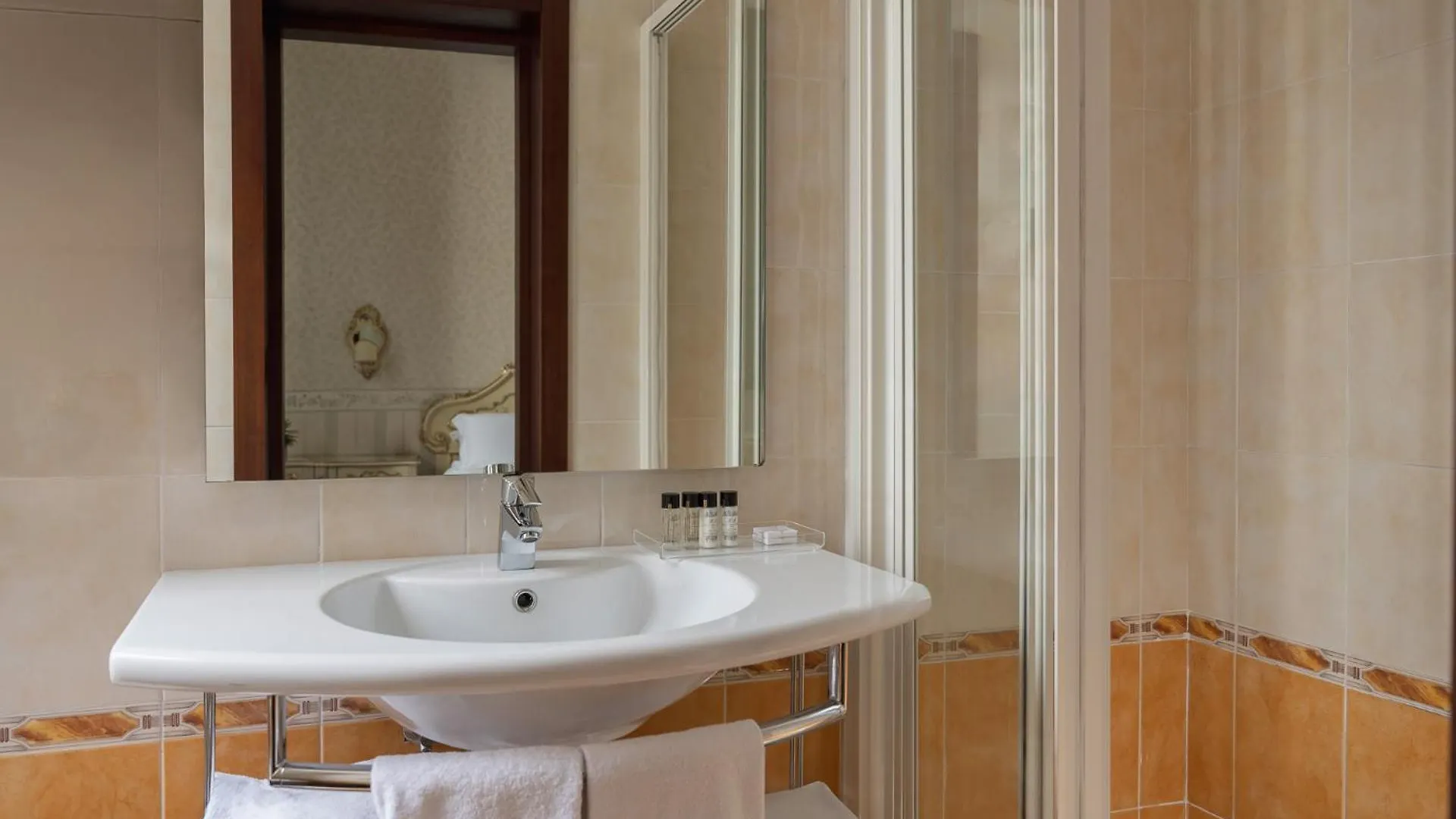 Hotel Montecarlo Venice 3*,